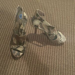 Jessica Simpson heels